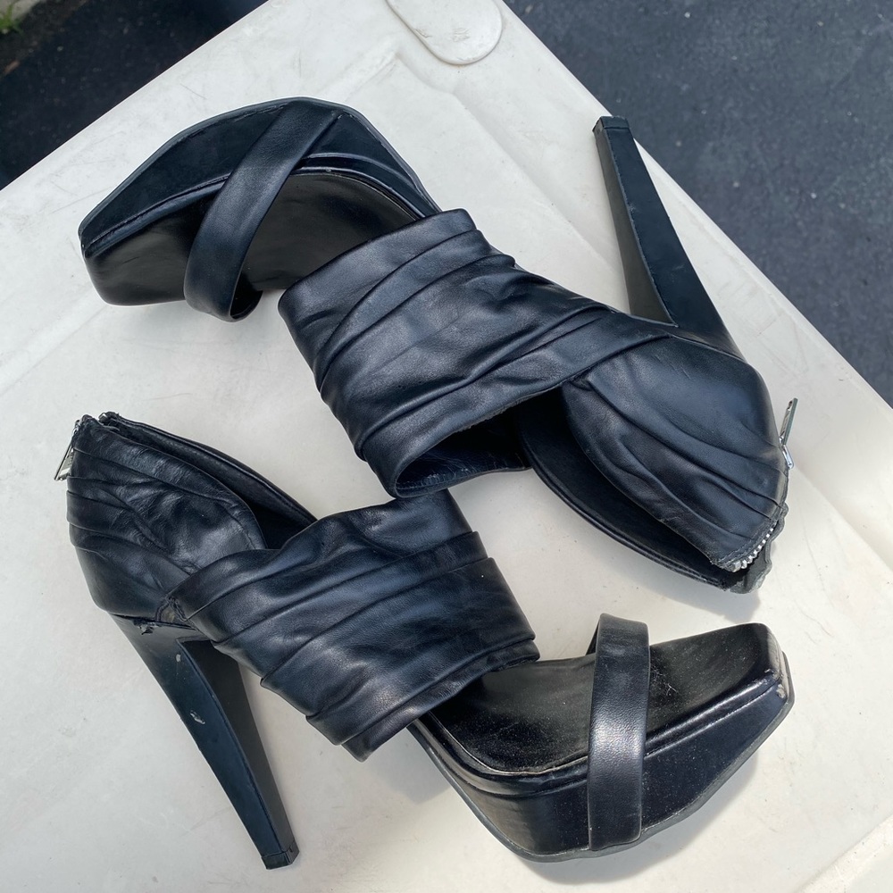 Jessica Simpson open toe heels size 9.5